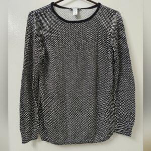 Women's Black and White Patterned Top